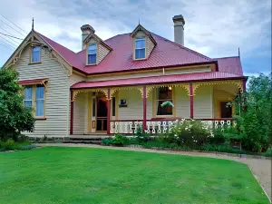 Cambridge House