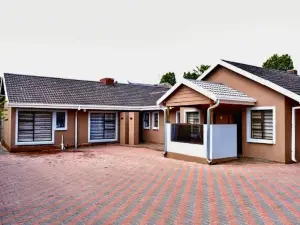 Lauren Palace Guest House