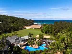BreakFree Aanuka Beach Resort