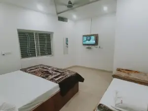 Aadesh Bhakt Niwas
