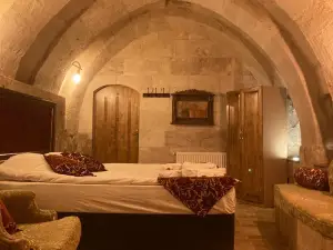 Monte Cappa Cave House