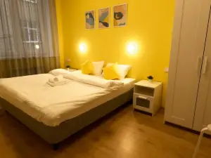 Lemonade Hotel