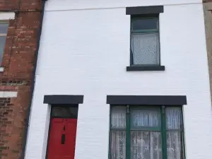 Phoenix Nights Guest House