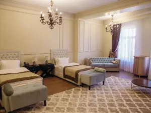 Royal B