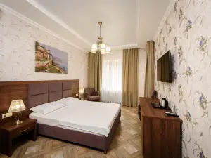 Apart-hotel Vintage With Its Own Winery