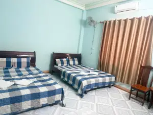 Happy Motel