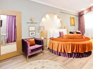 Avrora Hotel