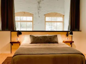 Loom Room Retreat