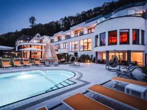 호텔 르 클로 데 델리스 레스토랑 & 스파