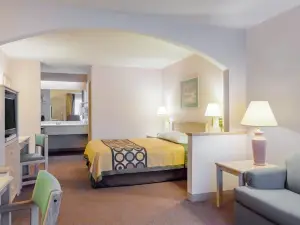 Super 8 by Wyndham Jasper TX