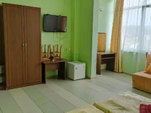 Green  (Грин)