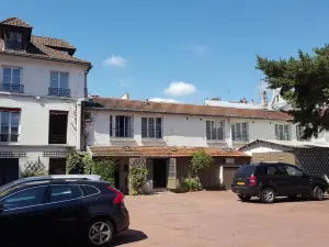 호텔 뒤 슈발 루주