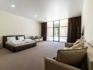 Green Park Hotel