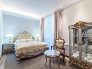 Lenina Hotel