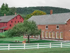 Holiday Inn Express & Suites Pittsfield-Lenox-Berkshires