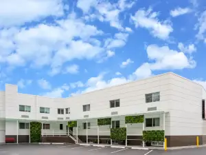 布朗克斯華美達飯店