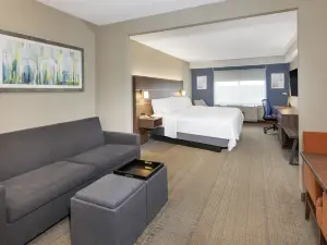 Holiday Inn Express & Suites Long Island-East End