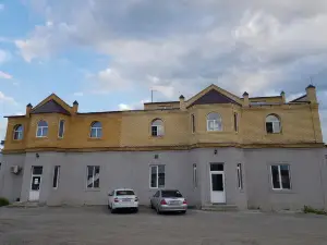 De Luxe Hotel