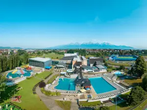 Hotel AquaCity Seasons