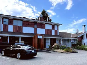 블루 스카이 모텔 세첼트