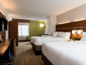 Holiday Inn Express & Suites Charlotte Arpt-Belmont