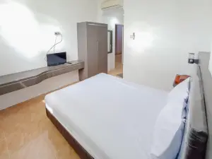 RedDoorz Syariah Near Q-Mall Banjarbaru
