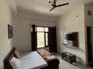 Shree Ram Hotel