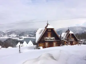Konaci Zaovljanska Jezera