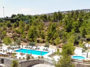 Mountain Breeze Lodge & Resort