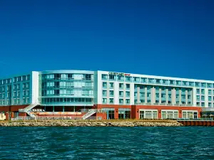 Courtyard Erie Bayfront