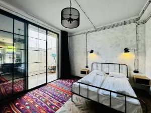 Retro Hotel
