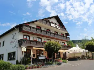 알렘브라 - 호텔 추어 모젤브뤼케