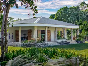 Nakatumble - Luxury Sustainable Villa with Farm