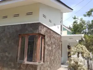 PH Homestay Unit Coklat