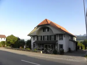 Bed and Breakfast Gantrisch Cottage Ferienzimmer