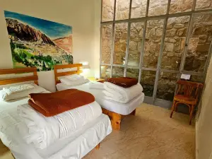 Dana Tourist Hotel