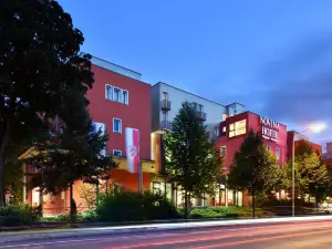 โรงแรมโนวินา ทิลลีพาร์ค