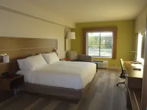 Holiday Inn Express & Suites Brentwood