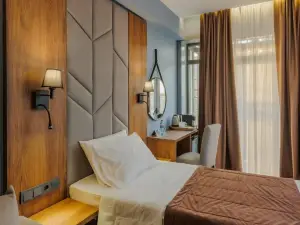 Hotel 115