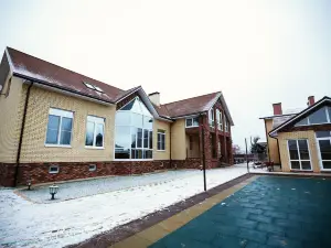 Raj Hotel