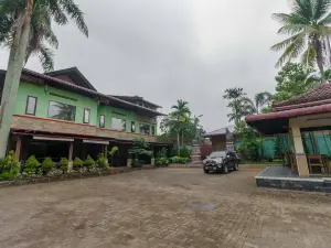RedDoorz Plus @ Setiabudi Medan 4