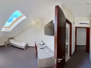 Moretel  Hotel