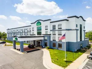 วินเกท บายวินด์แฮม แชนทิลลี/สนามบินดูลเลส