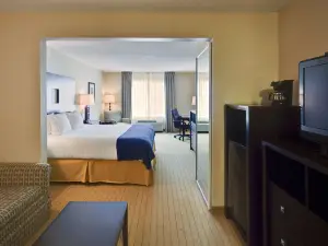 Holiday Inn Express & Suites Albuquerque Airport