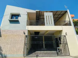Kanca Homestay Syariah RedPartner Near Gor Untung Suropati
