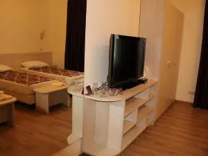 Hotel Akvareli Rus