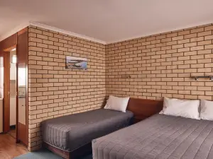 Coastal Comfort Motel