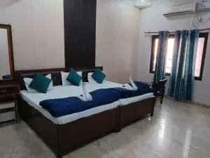 Maa Ganga Guest House