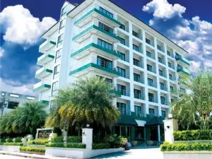 Maneerote Hotel