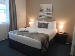Murray Gardens Country Cottages & Motel